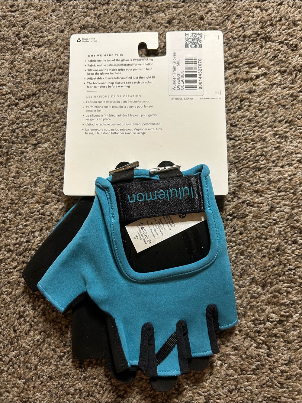 Lululemon gloves - Picture 2 of 2
